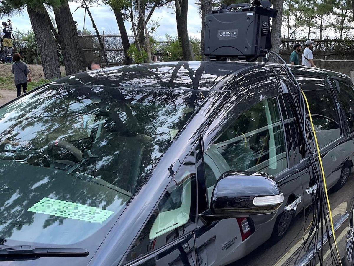 花火大会の駐車場での旧型MobiBox運用例